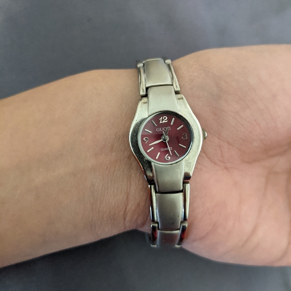 Gucci Watch - Picture 16 of 16